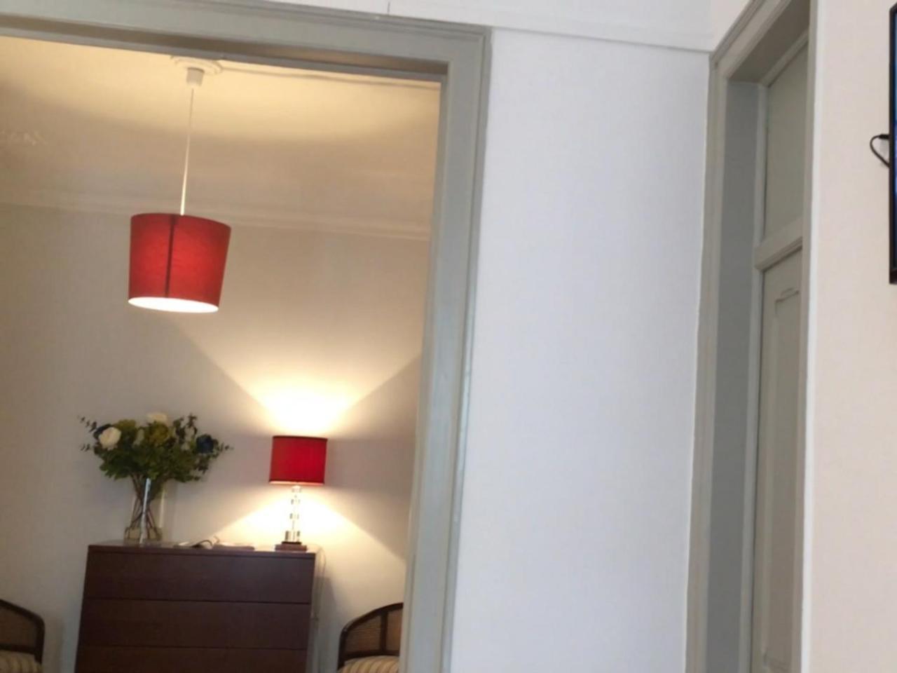 White And Grey Lisbon Apartment Bagian luar foto