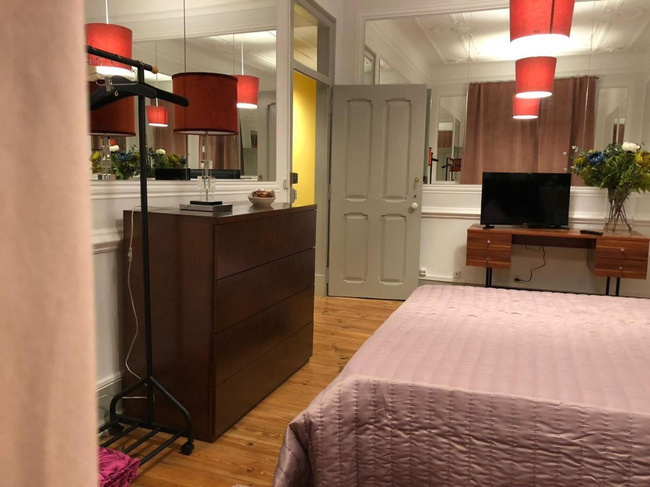 White And Grey Lisbon Apartment Bagian luar foto