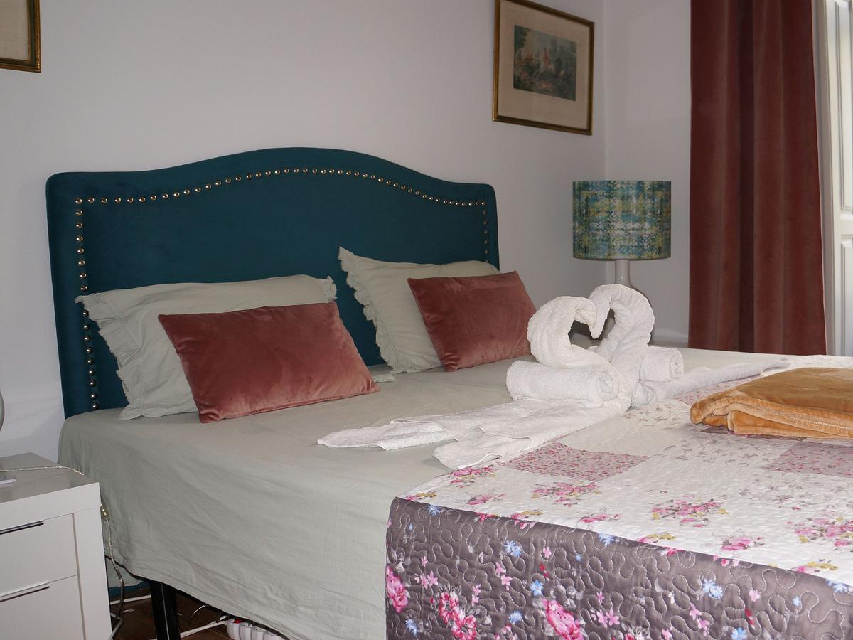 White And Grey Lisbon Apartment Bagian luar foto