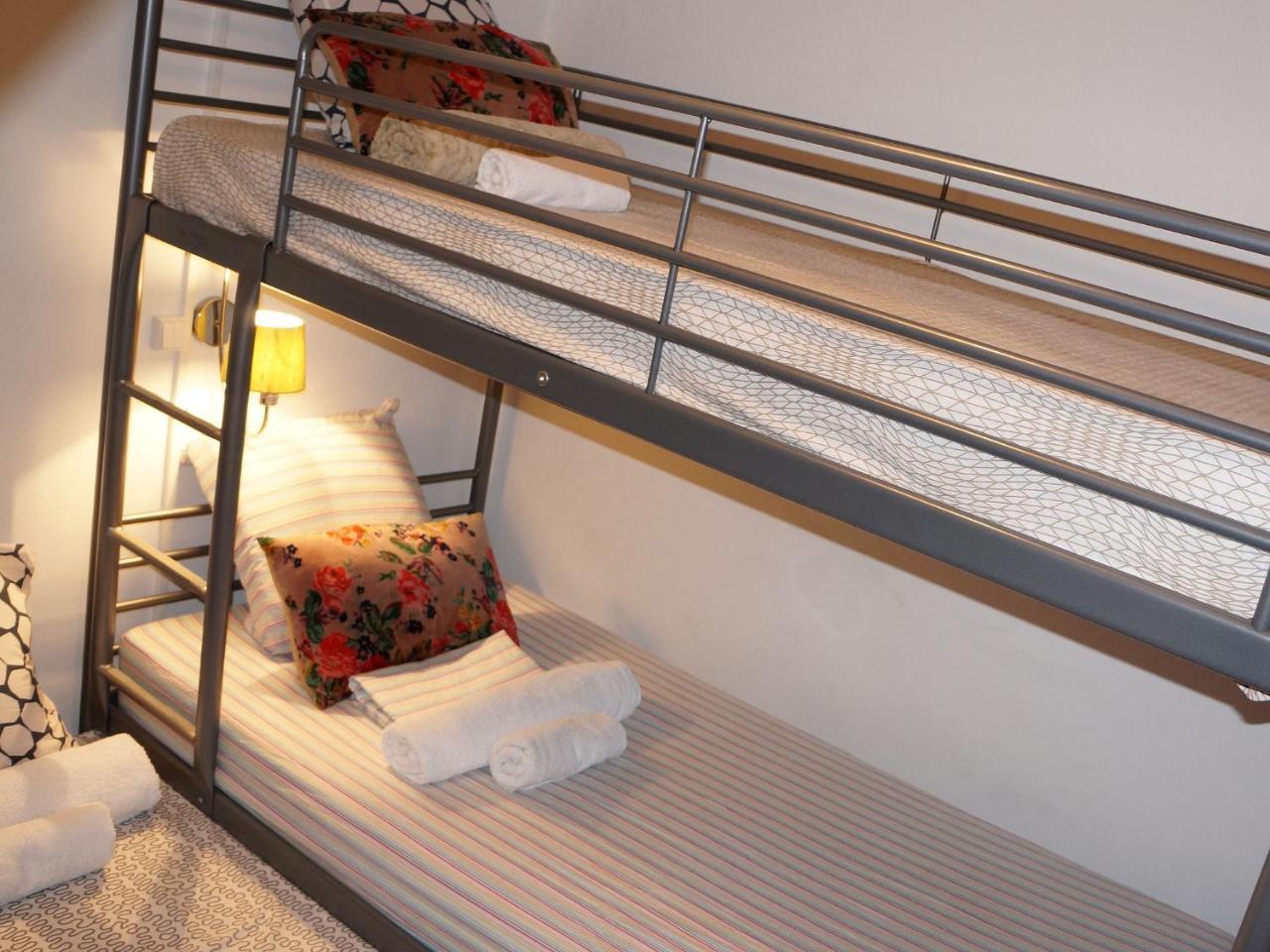 White And Grey Lisbon Apartment Bagian luar foto