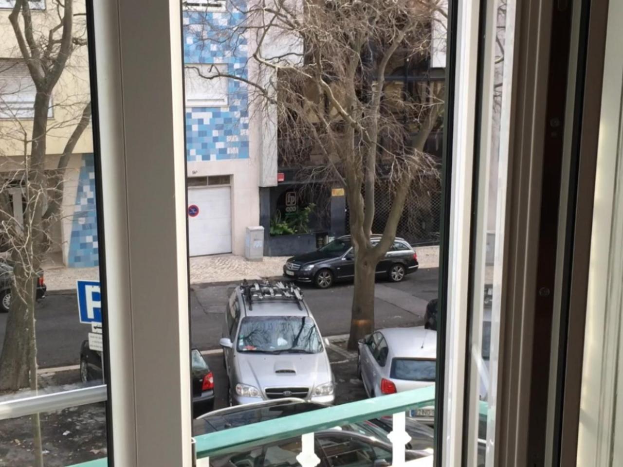 White And Grey Lisbon Apartment Bagian luar foto